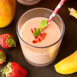 Strawberry & Banana Breeze